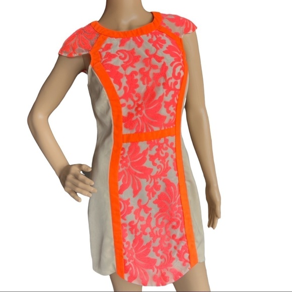 cameo Dresses & Skirts - CAMEO WOMEN’S NEON‎ PINK ORANGE EMBROIDERED DRESS SIZE M